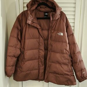 The North Face Women's Wild Ginger  Hooded Puffer Jacket